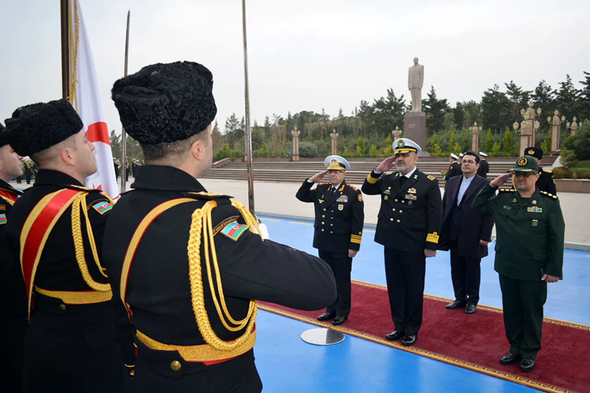 Bakıda Azərbaycan və İran HDQ komandanları görüşüb - FOTO