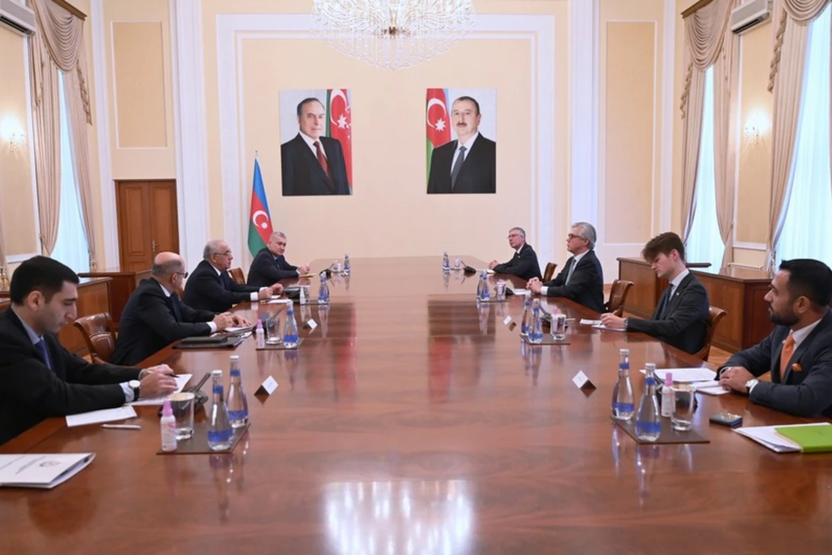 Əli Əsədov Böyük Britaniya dövlət katibinin müavini ilə görüşüb - FOTO