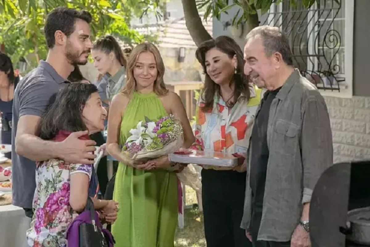 “Arka Sokaklar” serialının qəhrəmanı görənləri heyrətləndirdi - FOTO