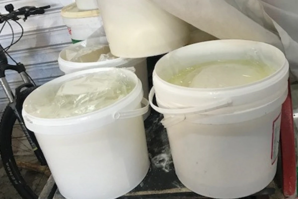 В Баку на рынке приостановлена продажа молока и молочных продуктов - ФОТО