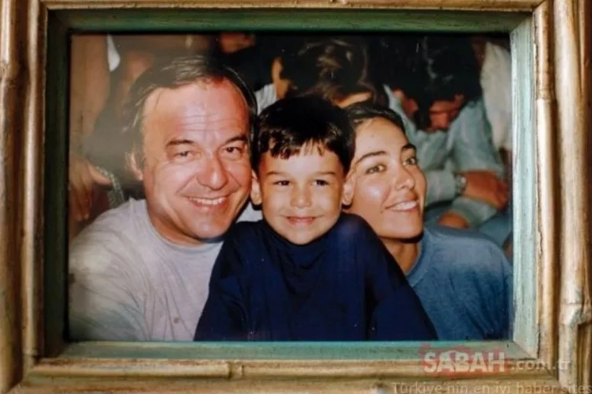 Yalı Çapkınının Halisinin görün hansı məşhurdan oğlu var imiş - FOTO Yalı Çapkınının Halisinin görün hansı məşhurdan oğlu var imiş - FOTO