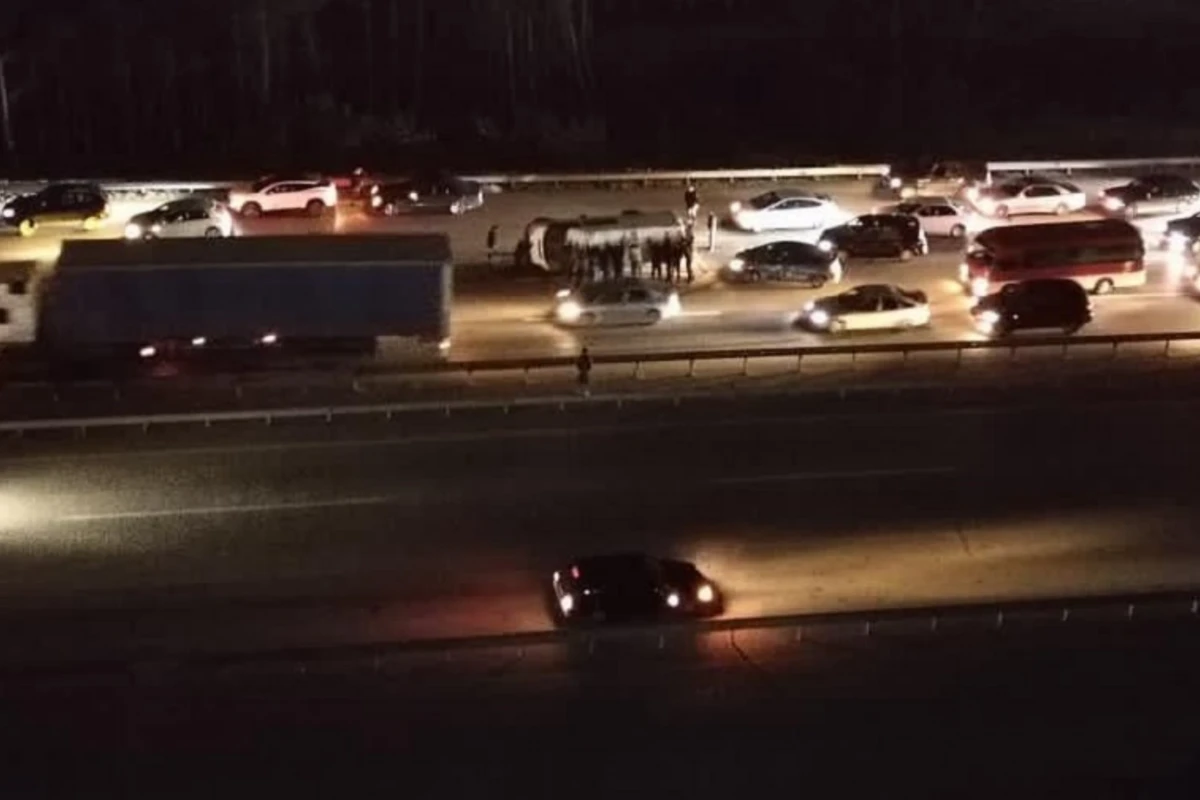 Sumqayıt yolunda “Ford” aşdı - VİDEO