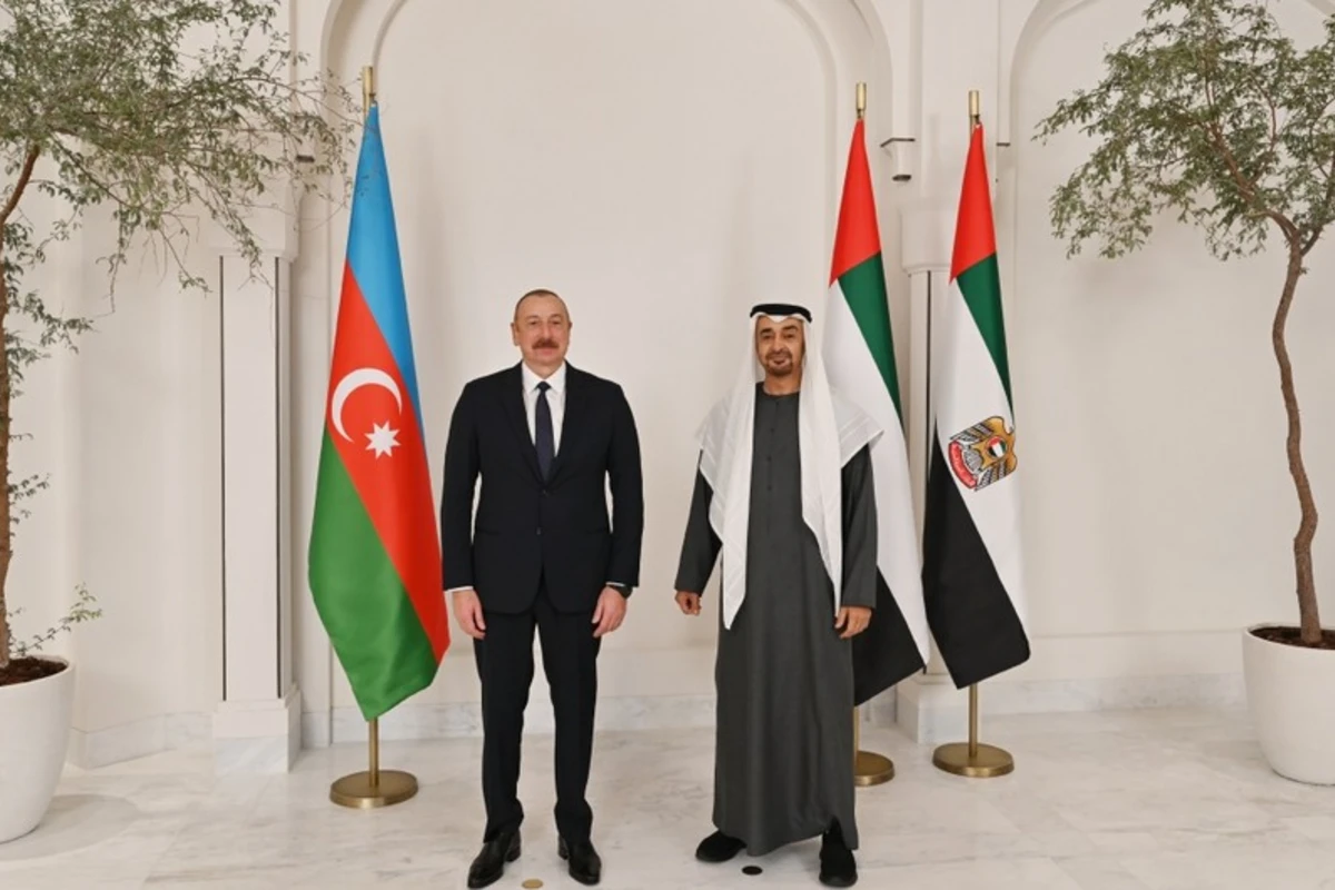 Лидер ОАЭ позвонил Президенту Ильхаму Алиеву
