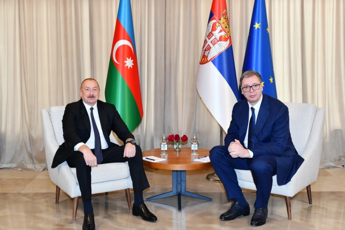 Prezidentlər İlham Əliyev və Aleksandar Vuçiç hərbi texnika və avadanlıqlara baxıblar