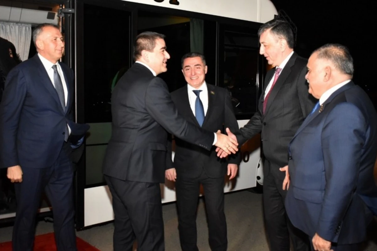Gürcüstan Parlamentinin sədri Azərbaycana rəsmi səfərə gəlib - FOTO