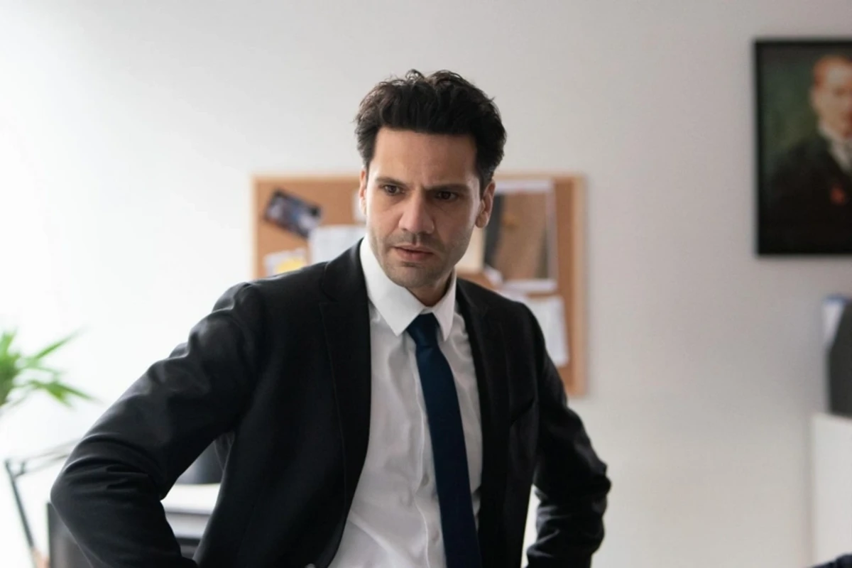 Məşhur aktyor şikayət etdi: Hazır deyiləm - FOTO