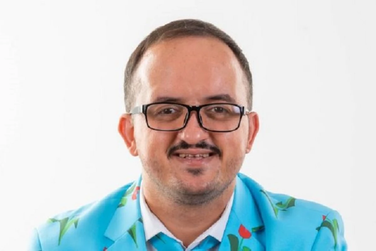 Qırmızı adam Faiqi bu suala görə döymək istəyiblər - Özü danışdı Qırmızı adam Faiqi bu suala görə döymək istəyiblər - Özü danışdı