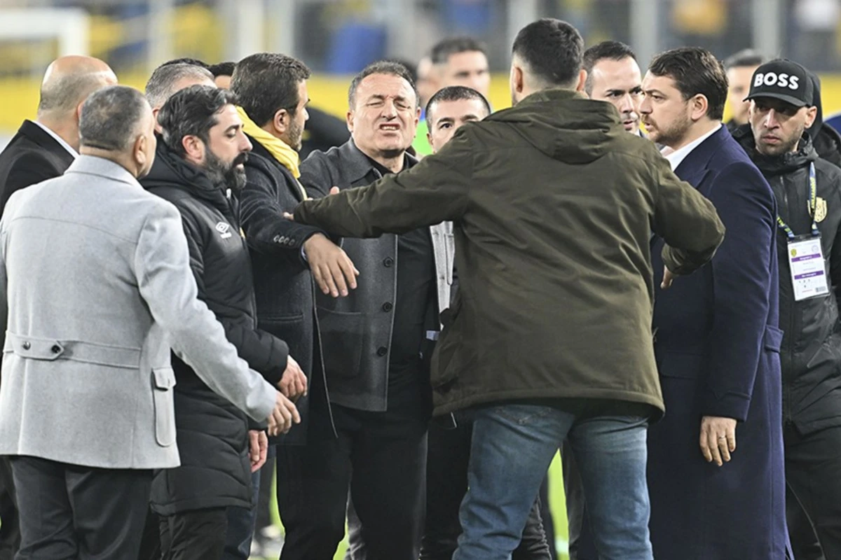 Türkiyədə hakimə hücum edən klub prezidenti saxlanıldı - VİDEO - YENİLƏNİB