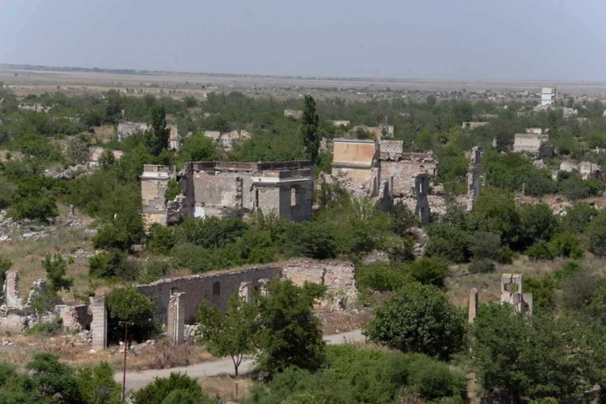 Prezidentin xüsusi nümayəndəsi: 2026-cı ilin sonunadək Ağdam və Füzuli şəhərləri ilə yanaşı, 22 kənd də bərpa olunacaq