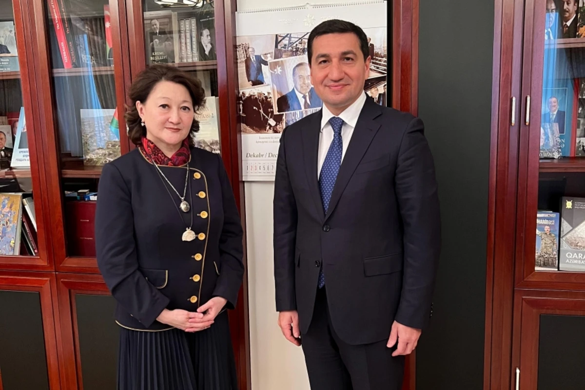 Hikmət Hacıyev Türk Mədəniyyəti və İrsi Fondunun prezidenti ilə görüşüb