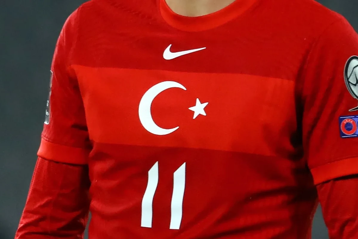 Türkiyə millisinin futbolçusuna şok! Matç zamanı evi qarət edildi - FOTO
