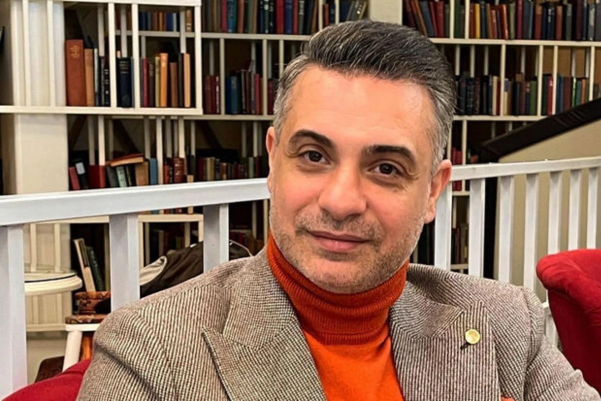 Müğənni Rüfət Axundovun avtomobili saxlanılaraq duracağa yerləşdirildi