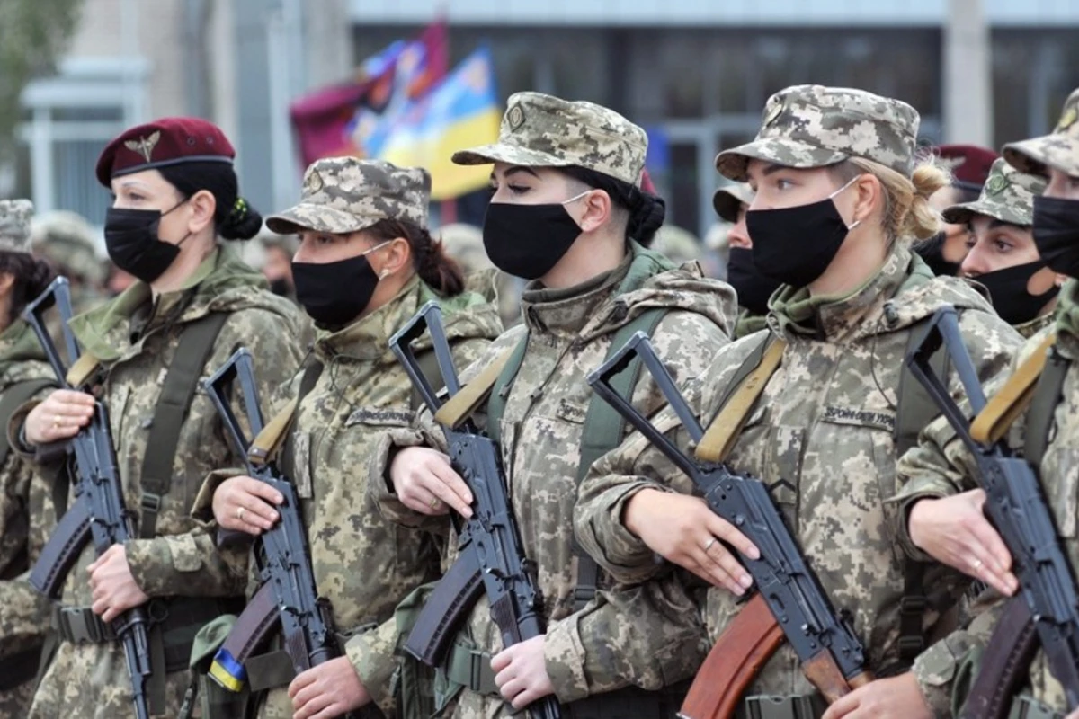 В Украине женщин могут призвать на военную службу