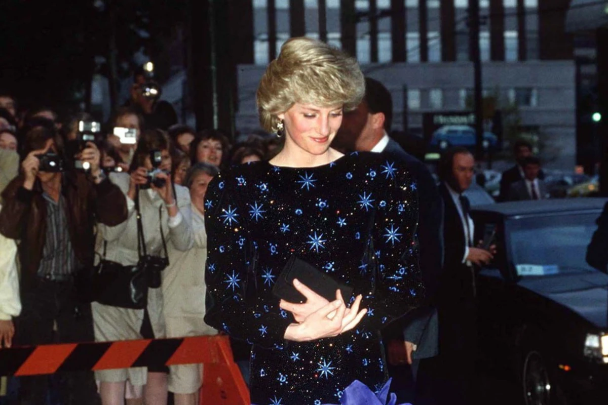 Платье принцессы Дианы продали на аукционе за рекордную сумму - ФОТО