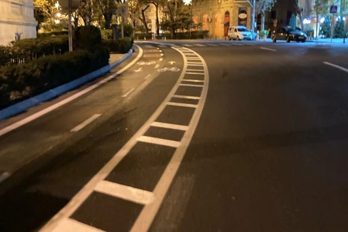 AYNA Bakıda velosiped yolunun salınmasına dair layihənin icrasına başlayıb - FOTO