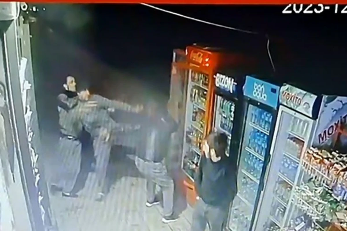 İki nəfər Bakı sakinini təkləyib soyğunçuluq etdi - FOTO/VİDEO