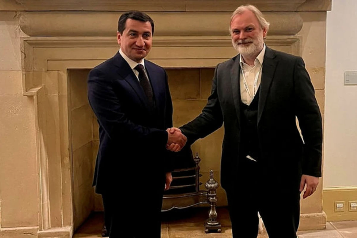 Hikmət Hacıyev Britaniya Baş nazirinin müşaviri ilə görüşüb - FOTO