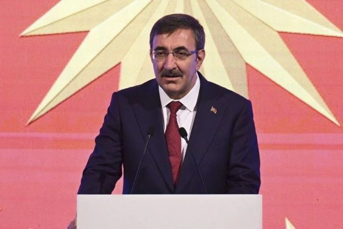 Türkiyənin vitse-prezidenti Azərbaycana səfərə gəlib - FOTO