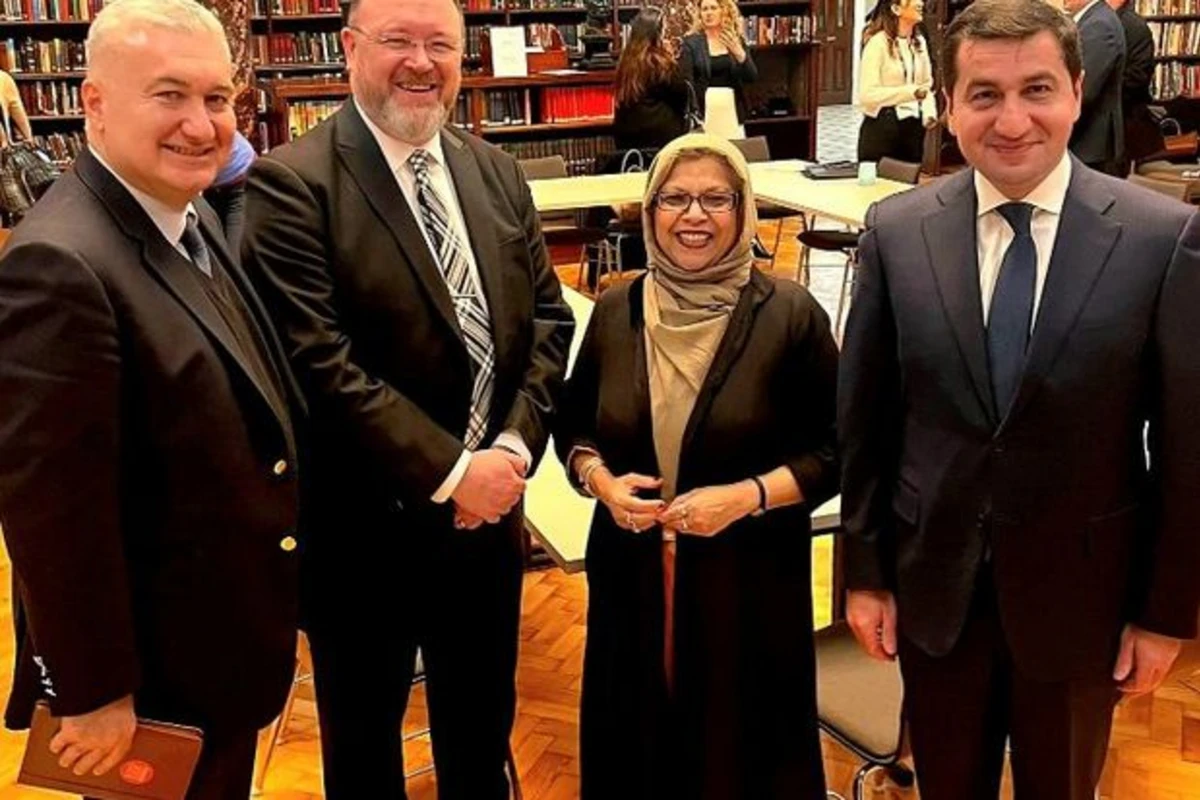 Prezidentin köməkçisi Böyük Britaniya Parlamentinin nümayəndələri ilə görüşüb - FOTO