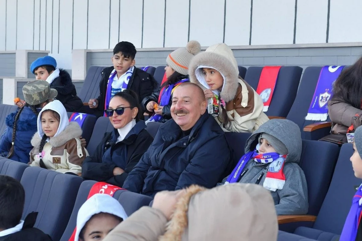Prezidentin Xankəndidə şəhid övladları ilə səmimi söhbəti - FOTO