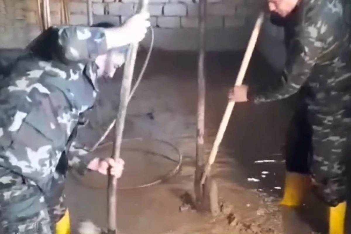 Naxçıvanda evin zirzəmisini su basıb - VİDEO