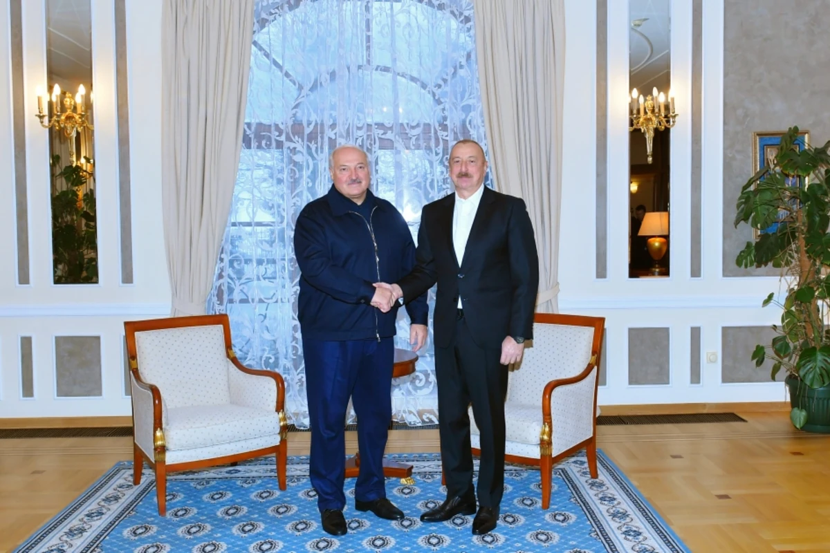 Ильхам Алиев встретился в Санкт-Петербурге с Александром Лукашенко - ФОТО