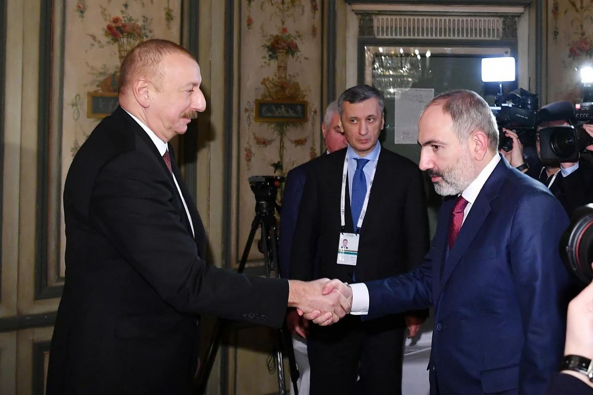 Baqdasaryan: “İlham Əliyev və Nikol Paşinyan sülh gündəmindəki məsələləri müzakirə ediblər” - FOTO