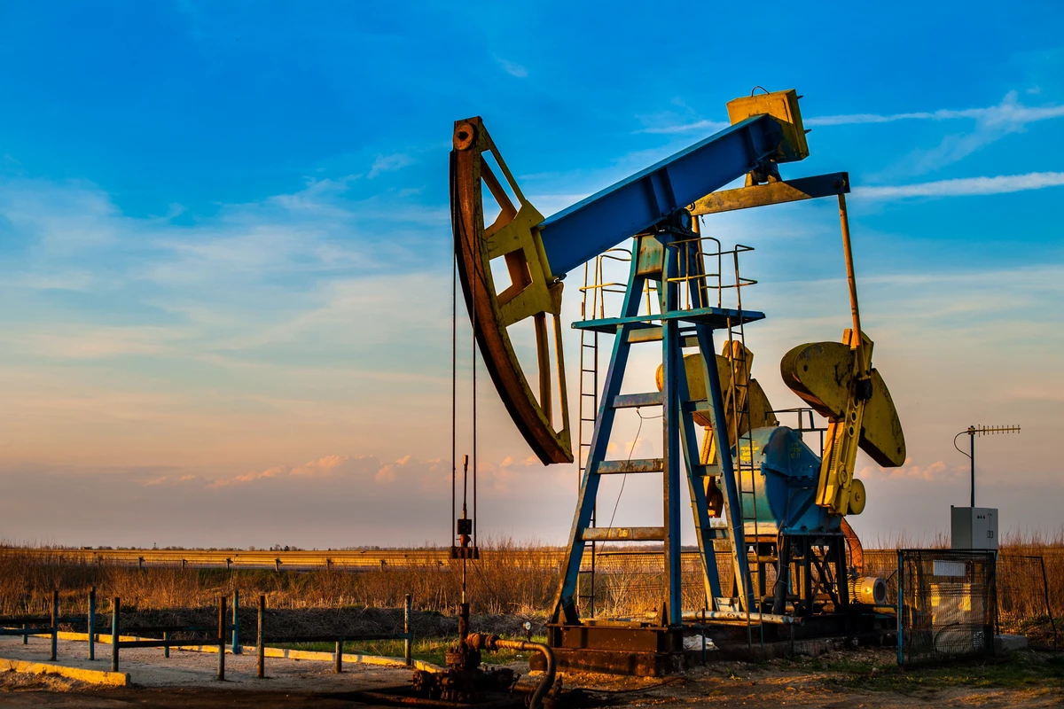 Цена на азербайджанскую нефть упала ниже 82 долларов
