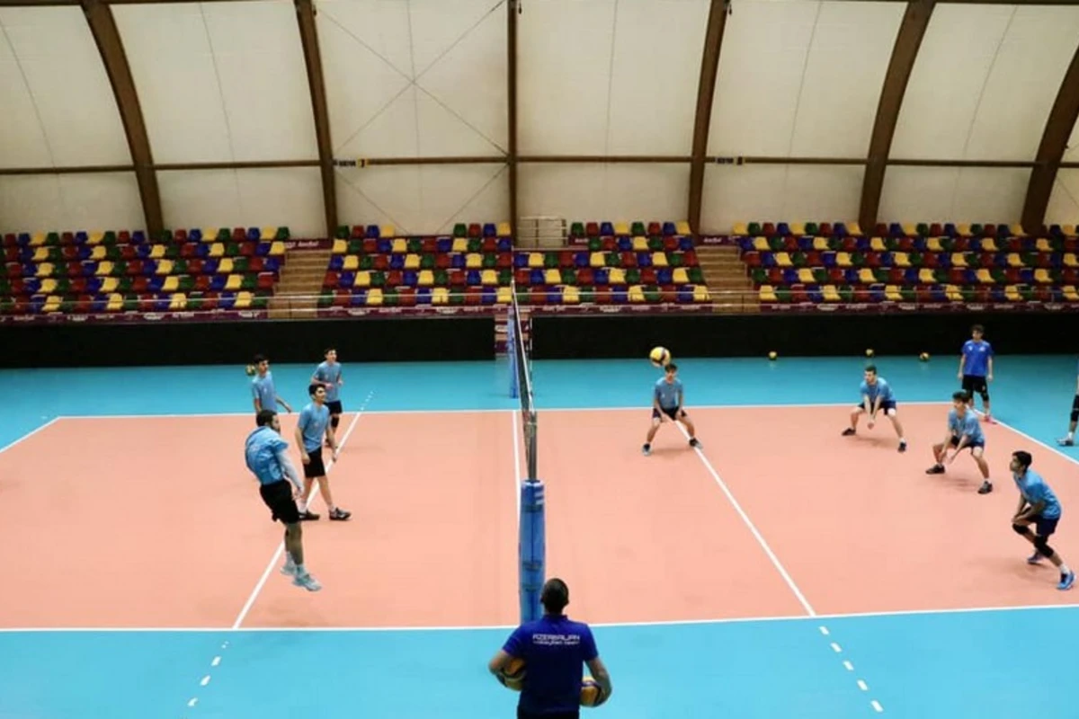 Azərbaycan millisi EEVZA çempionatına 14 voleybolçu ilə hazırlaşır