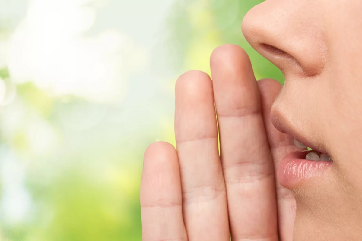 Почему опасно разговаривать шепотом: мнение врачей