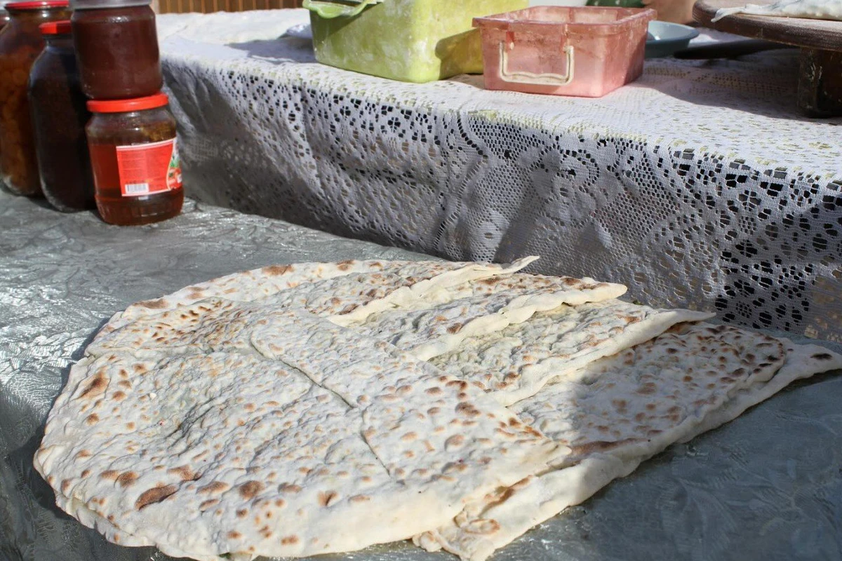 Göygölün məşhur göy kətəsi və qozlu kofesi - FOTO