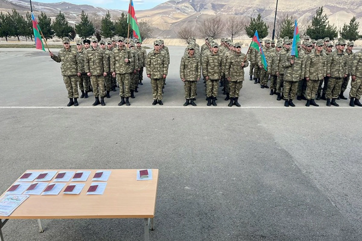 Müddətli həqiqi hərbi xidmət müddəti başa çatmış hərbi qulluqçular tərxis olunur - FOTO