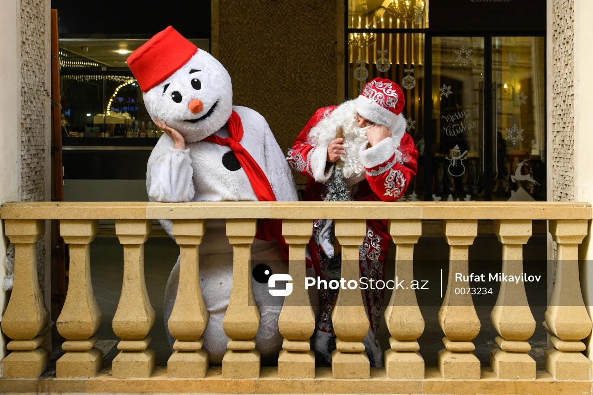 Yeni ilin yorğun qəhrəmanları - FOTOREPORTAJ