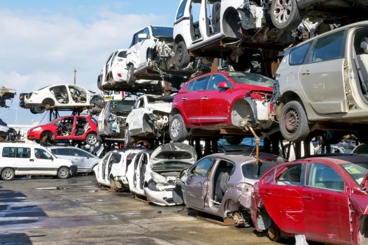 Владельцы старых авто будут дополнительно платить до 30 манатов за утилизацию? - ОФИЦИАЛЬНЫЙ ОТВЕТ