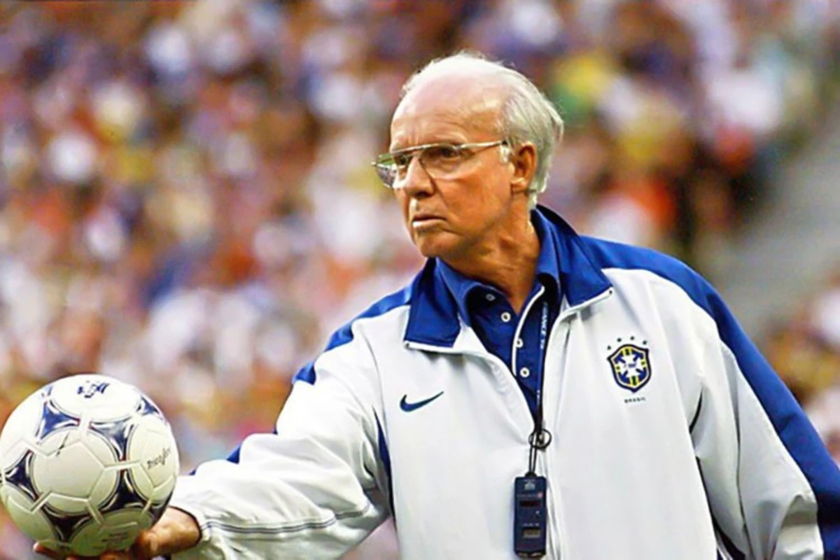 Futbol üzrə dördqat dünya çempionu vəfat etdi - FOTO