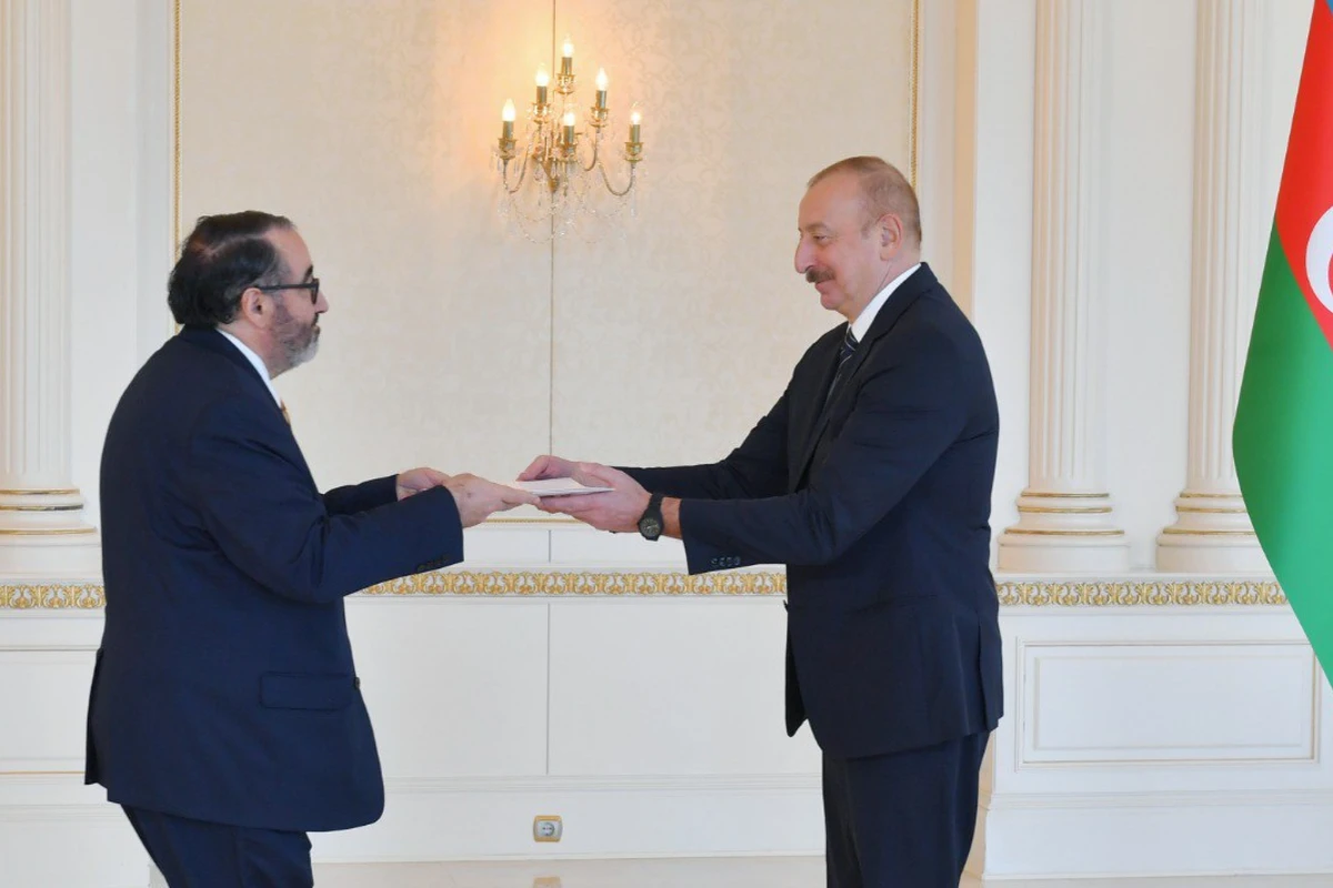 Perunun yeni səfiri etimadnaməsini Azərbaycan Prezidentinə təqdim edib - FOTO - YENİLƏNİB