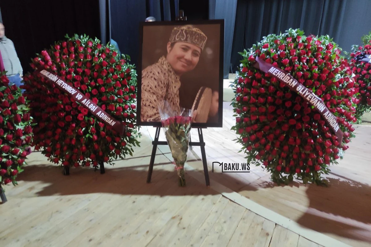 Первый вице-президент Мехрибан Алиева направила венок на церемонию прощания с Айгюн Бейляр - ФОТО