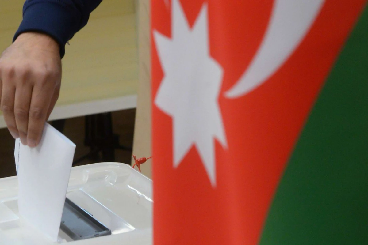Azərbaycanda yeddi nəfərin prezidentliyə namizədliyi qeydə alınıb - SİYAHI