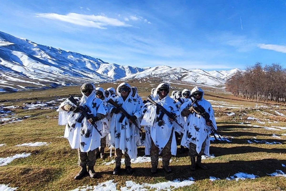 Komando bölmələri ilə məşğələlər keçirilir - FOTO