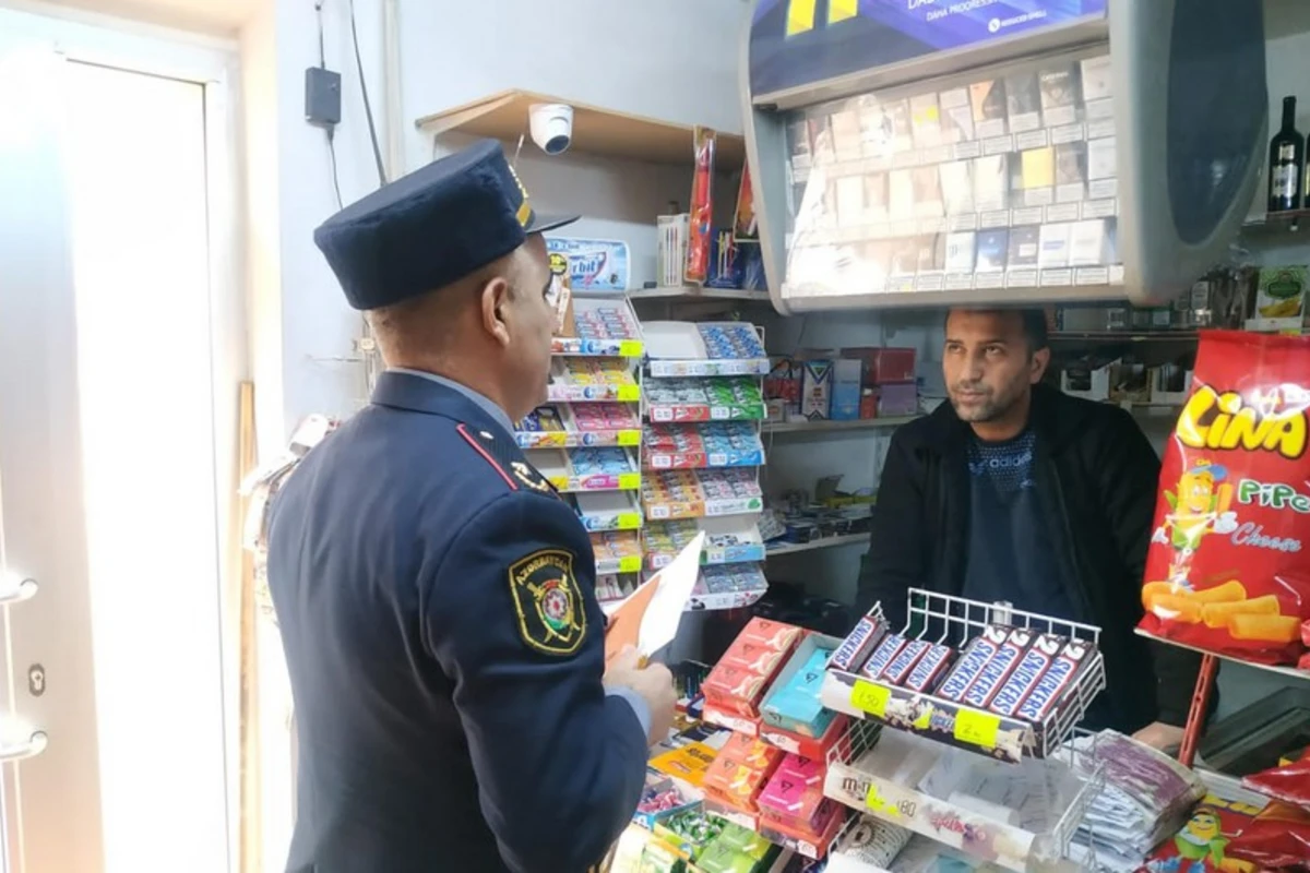 Naxçıvanda yetkinlik yaşına çatmayanlara tütün məmulatları satan üç şəxs cərimələnib - FOTO