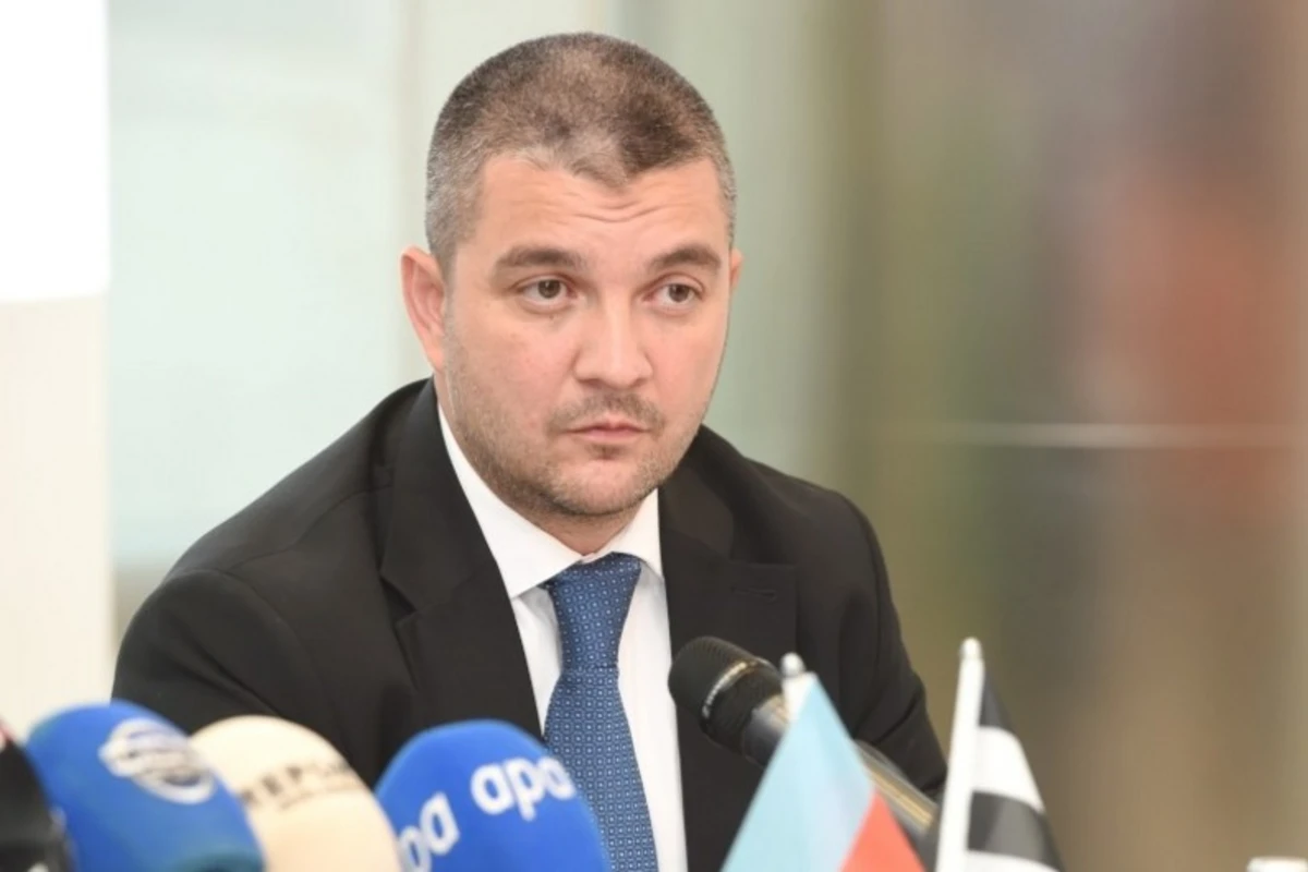 Neftçinin baş icraçı direktoru: İki futbolçuya təklif göndərmişik