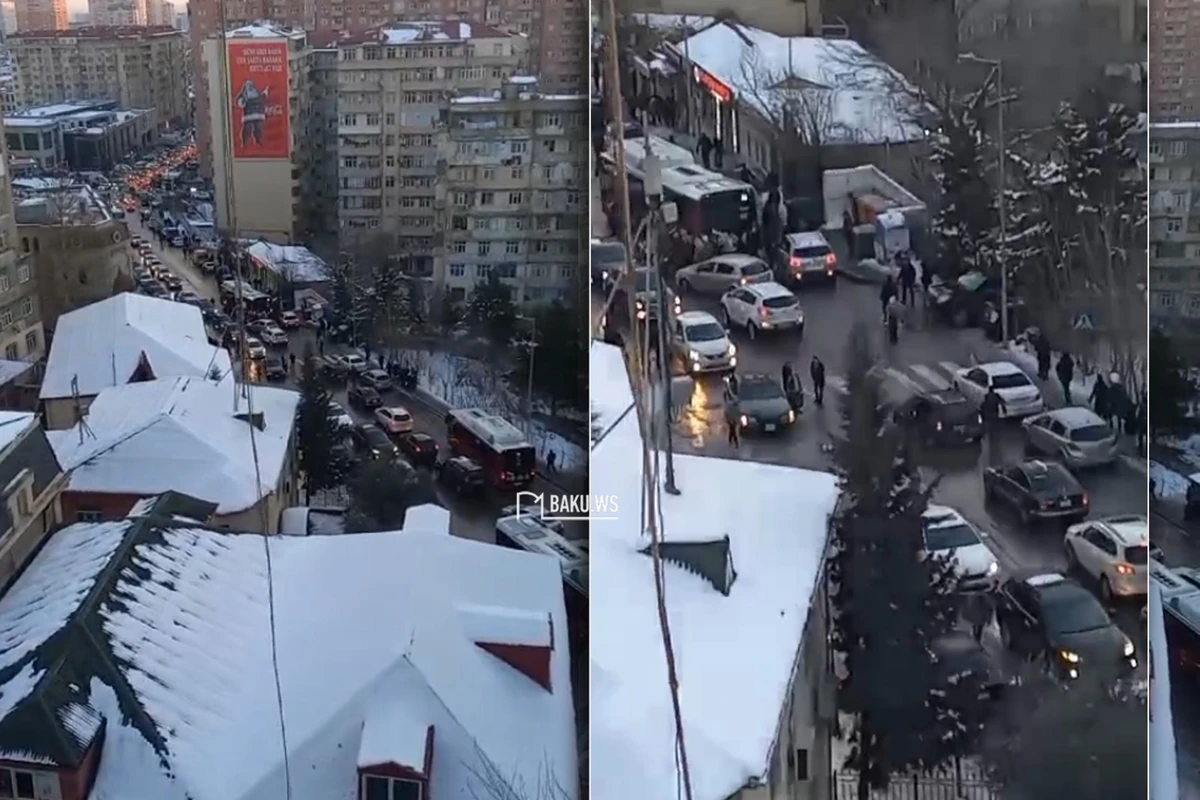 Дороги в Ени Ясамале превратились в каток, водители автобусов высадили пассажиров - ВИДЕО