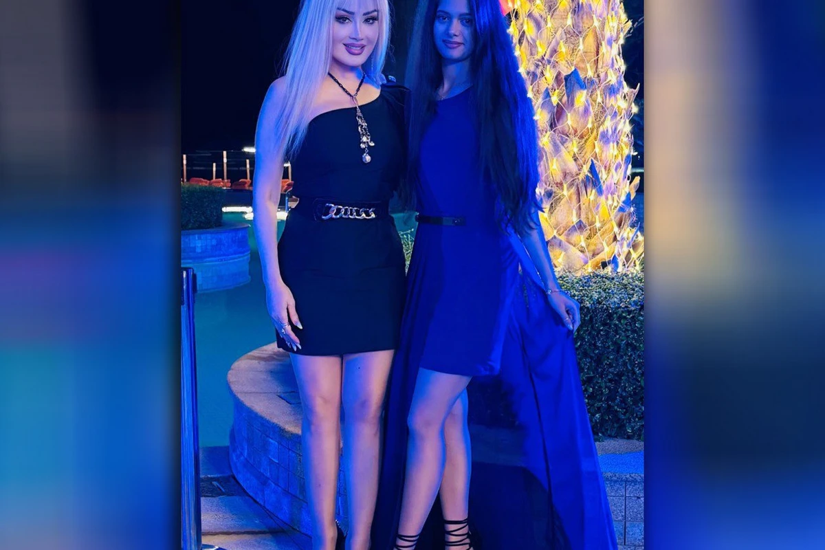57 yaşlı Məleykə Əsədova qızı ilə - FOTO 57 yaşlı Məleykə Əsədova qızı ilə - FOTO