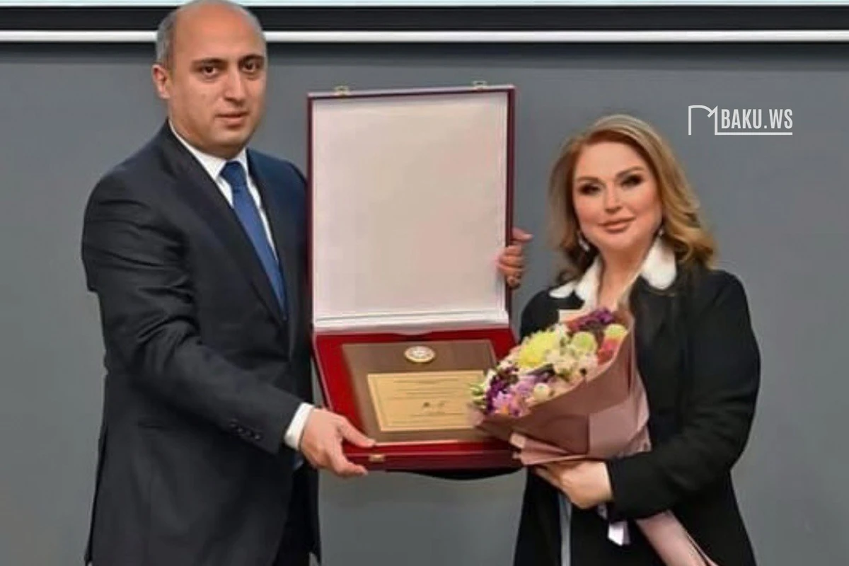 Mələkxanım Eyubova təltif edildi - FOTO Mələkxanım Eyubova təltif edildi - FOTO