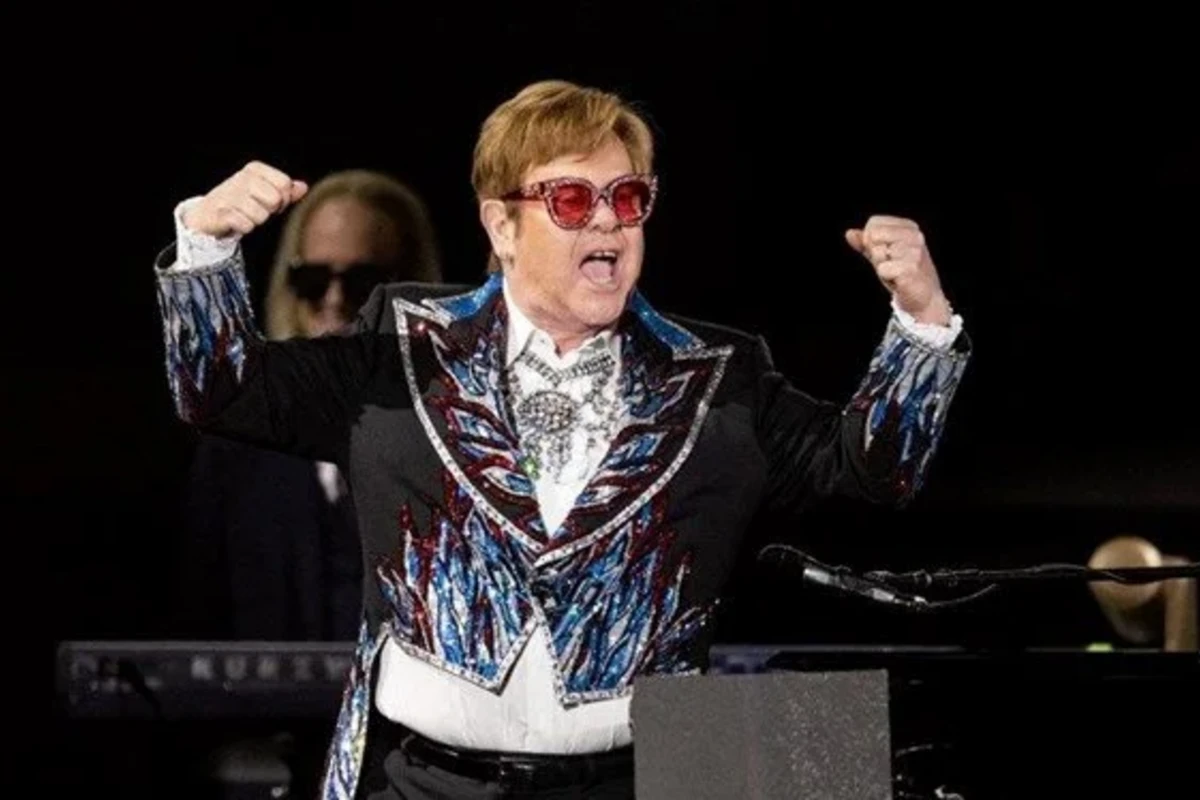 75 yaşlı Elton Con daha bir uğura imza atdı - FOTO