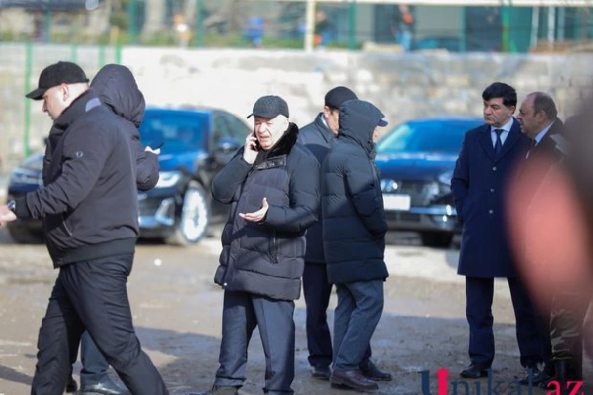 Заместители главы МЧС и генпрокурора прибыли на место взрыва в Баку - ФОТО