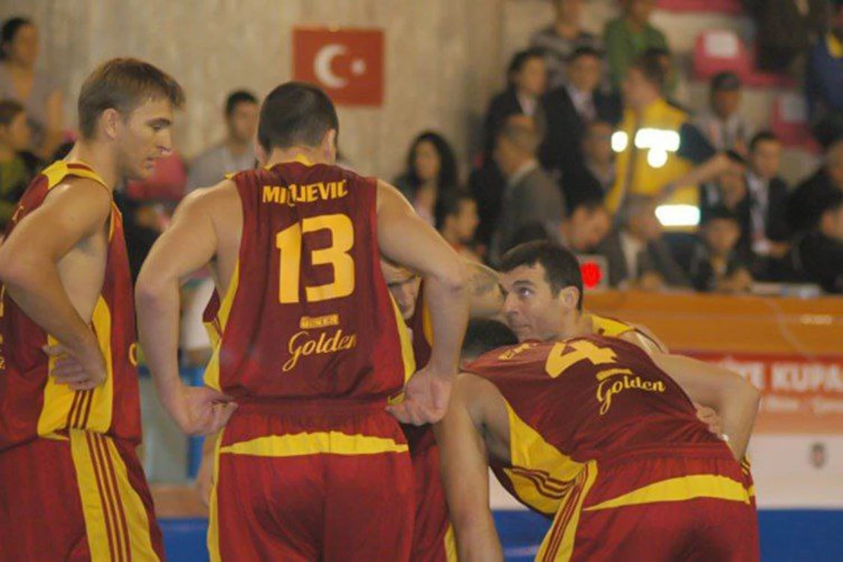 “Qalatasaray”ın sabiq ulduzu ürəktutmadan ÖLDÜ - FOTO