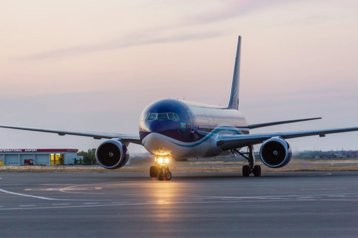 Bakı-Milan aviareysi təcili eniş edib
