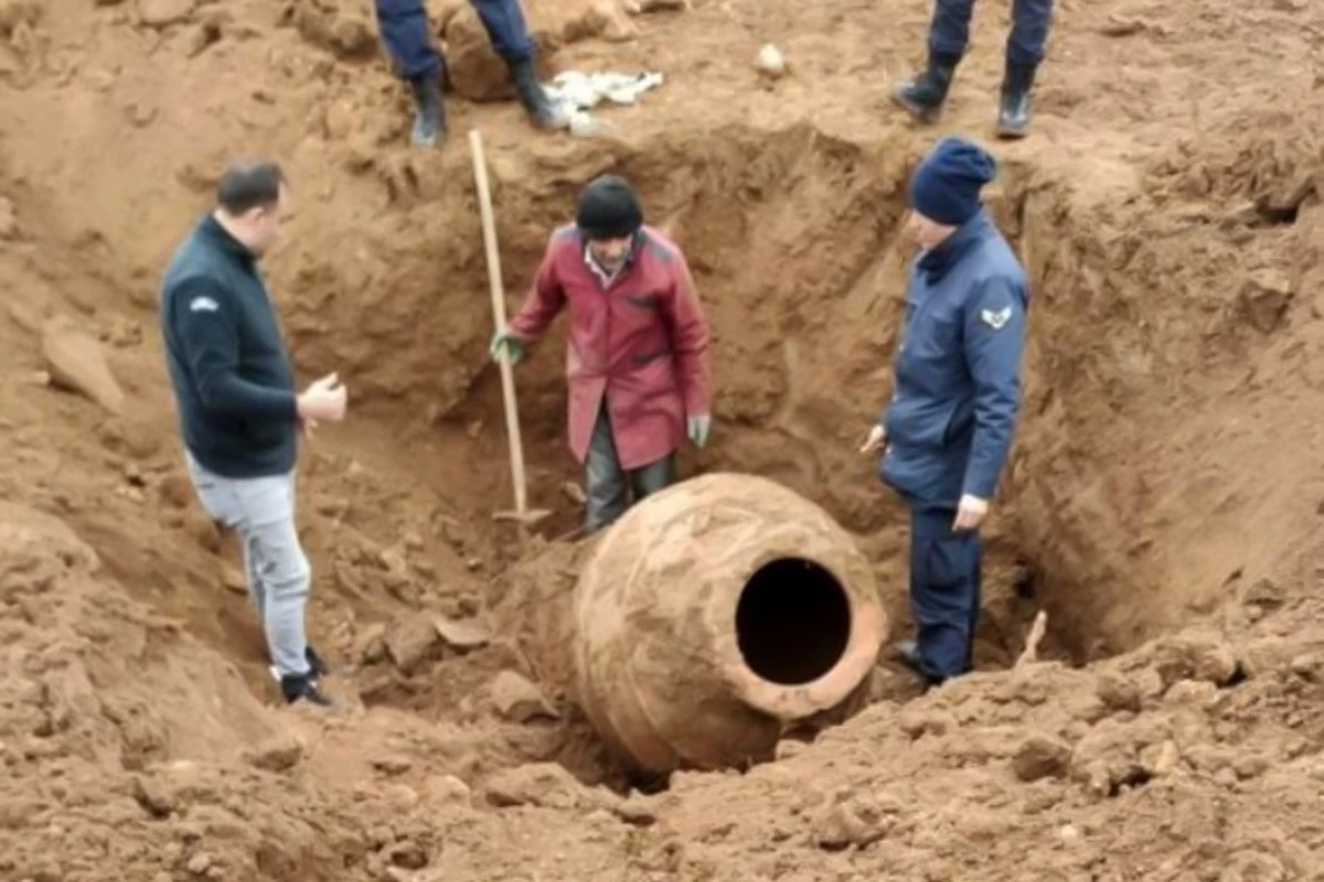 1 metr uzunluğu olan 200 kq ağırlığında küp tapıldı - FOTO