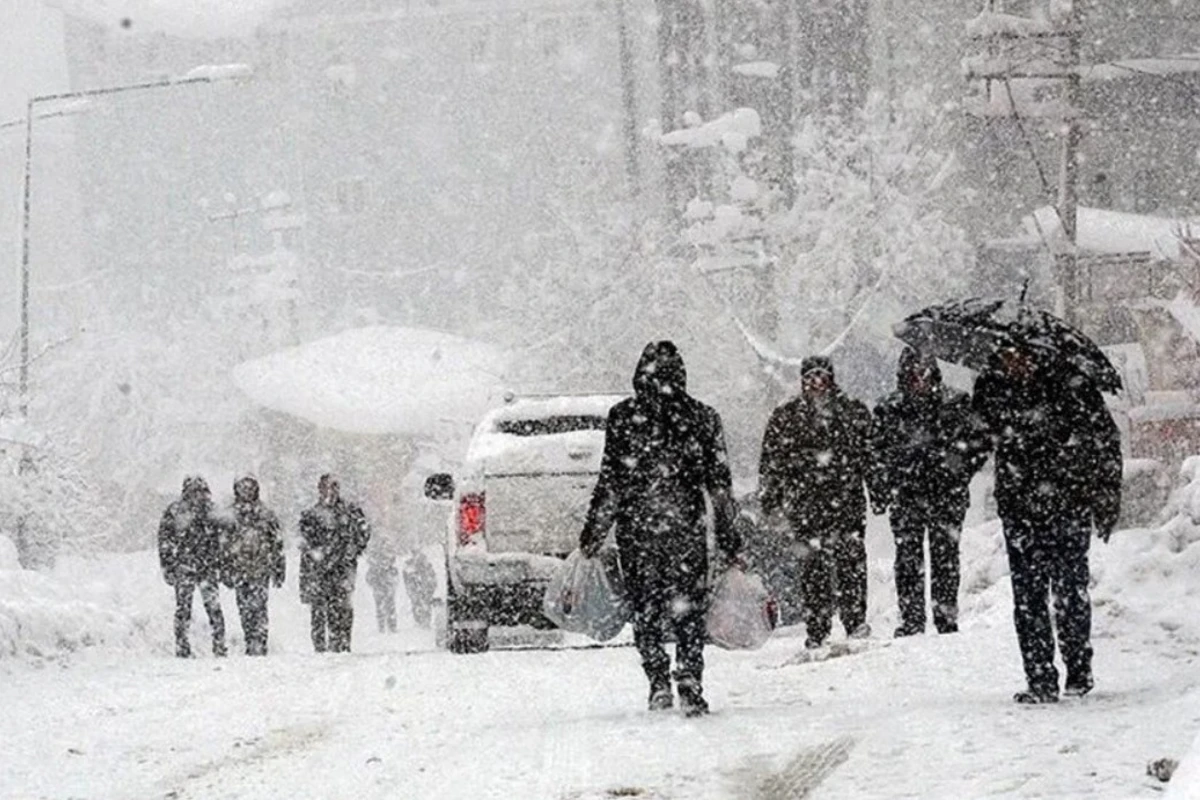 İstanbula hava xəbərdarlığı - Temperatur aşağı düşəcək, QAR YAĞACAQ İstanbula hava xəbərdarlığı - Temperatur aşağı düşəcək, QAR YAĞACAQ